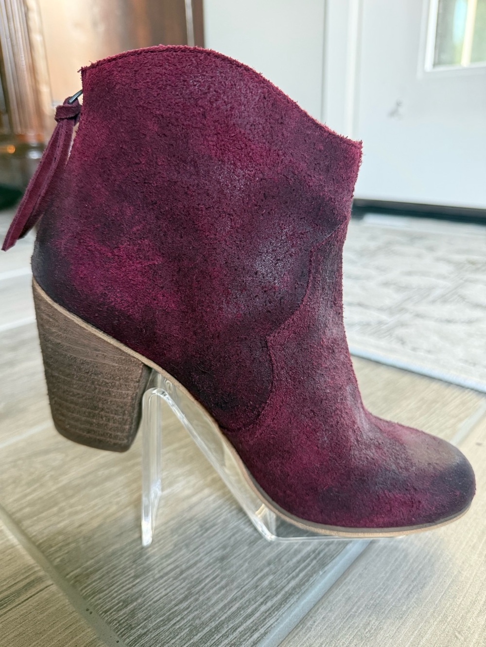 BP. Trott Distressed Burgundy Suede Ankle Booties Block Heel Size 8.5 Like New